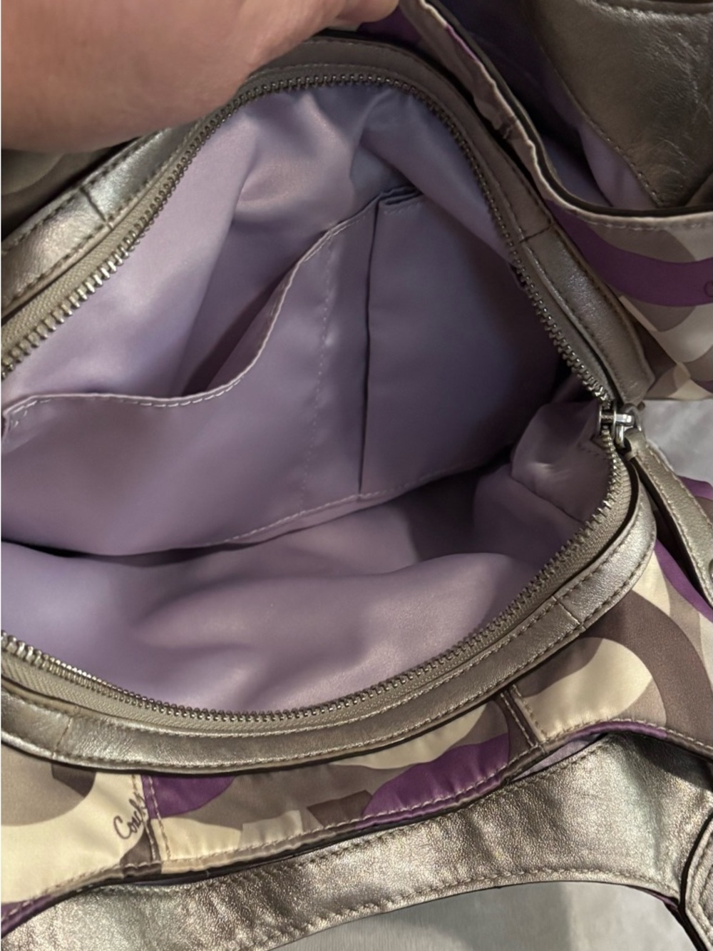 Coach Optic 10 Lavender Hobo - Picture 9 of 10